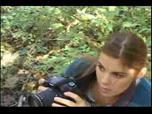 Fotografa gostosa estuprada na floresta