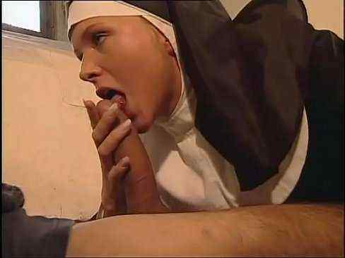 Comendo a freira gostosa